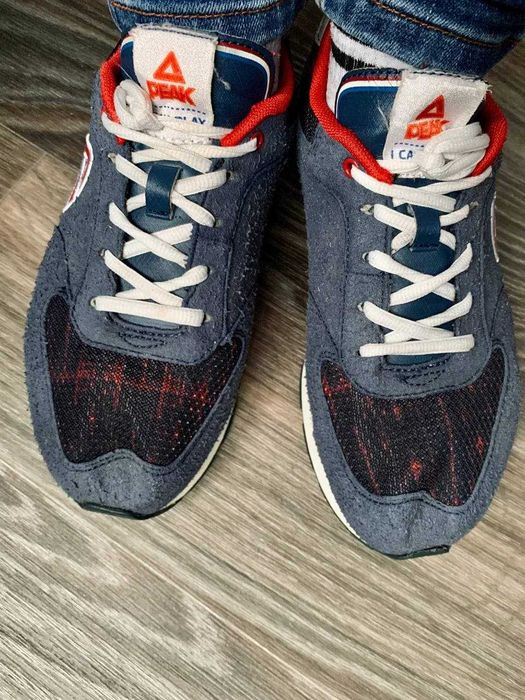 Кросівки PEAK + шнурки у подарунок