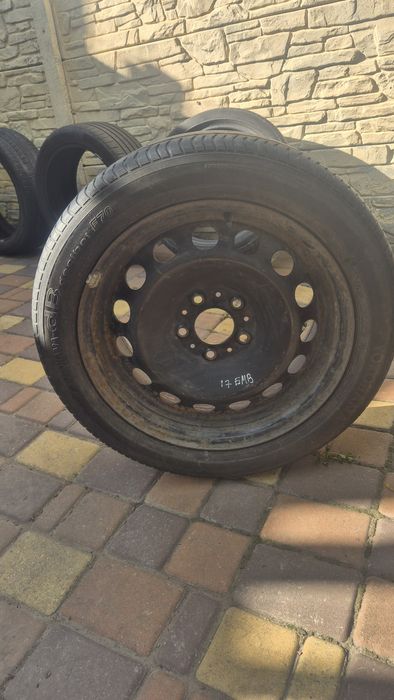 Продам запаску на бмв 5x120 ,225/50 R17