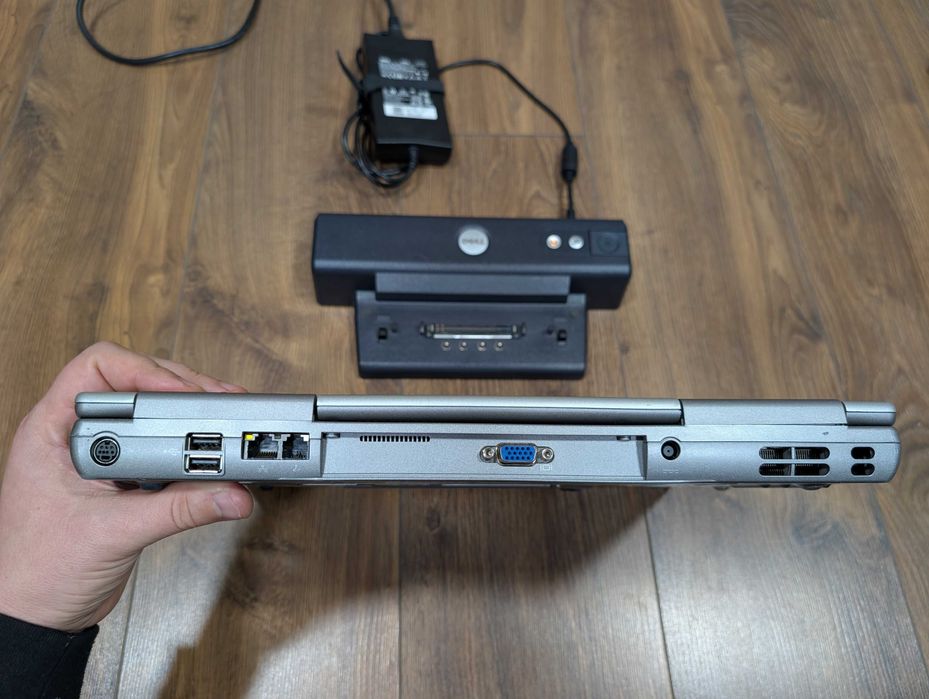 Машина часу ноутбук DELL Inspiron 8600 Pentium 4 Nvidia Geforce FX5200