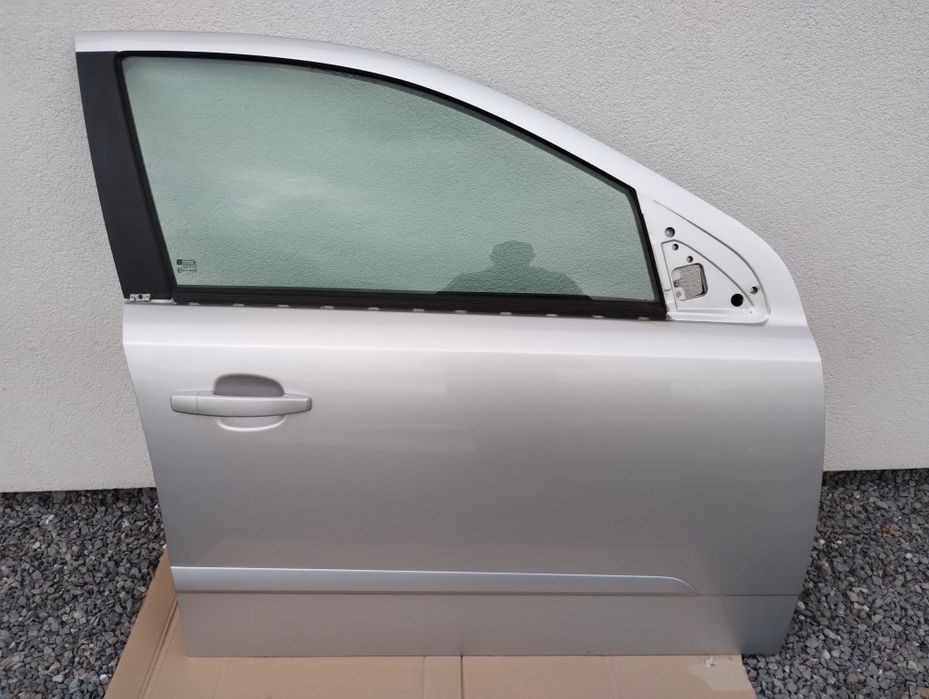 Drzwi Astra H prawy przód Z 157