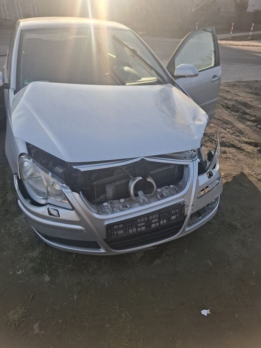 Sprzedam POLO rozbite