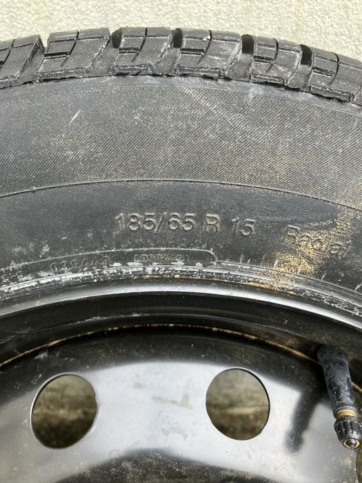 Pneu com jante 185/65 R 15