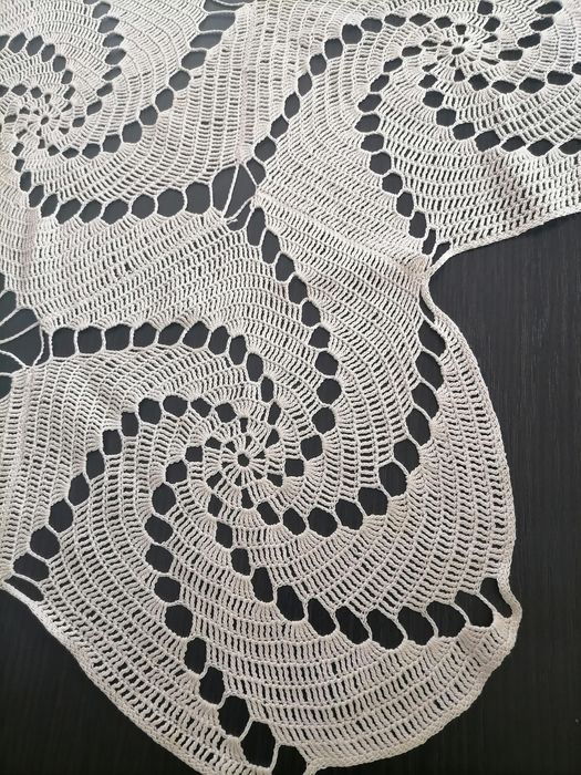 Serweta biała ręcznie dziana śr. 72 cm