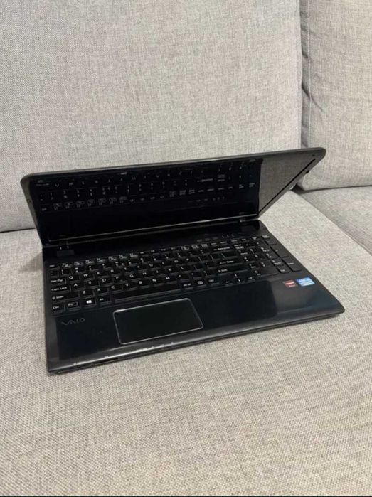 Sony VAIO E 15,5 cala i5-3230M / 8GB RAM / 750GB / Radeon