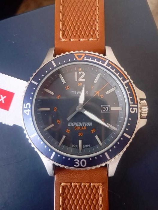 à venda:
relógio a energia solar, não precisa de pilha da marca TIMEX.