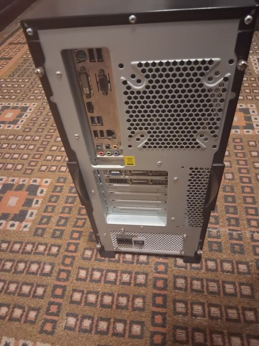 Intel Core i5-4460 3.2GHz.
