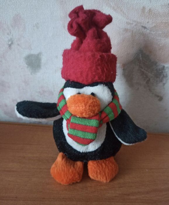 Pluszowy mały pingwin