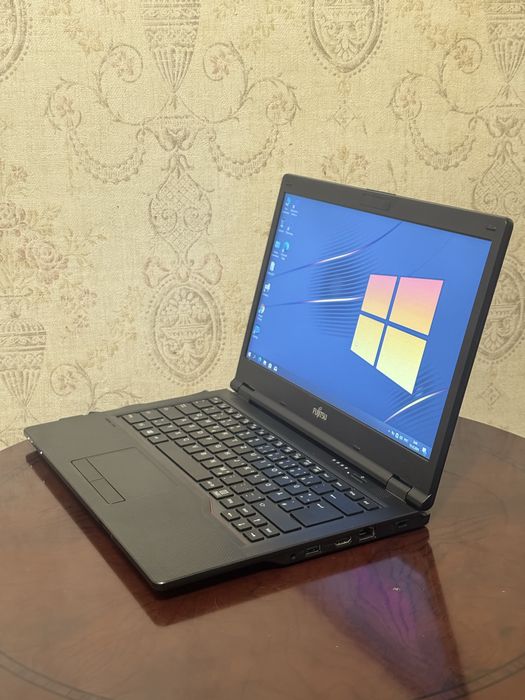 Ноутбук Fujitsu E548 i5 7th SSD 128GB