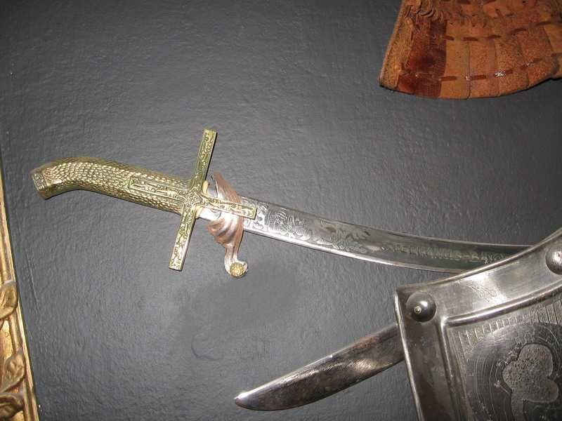 Panoplia komplet na ścianę szable, hełm, tarcza