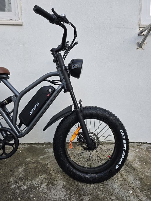 Bicicleta elétrica com acelerador – até 50 km/h