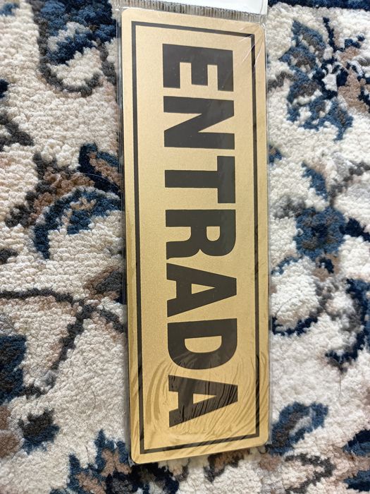 Storage baskets, mobile phone holder, ADSL modem64585322621315122