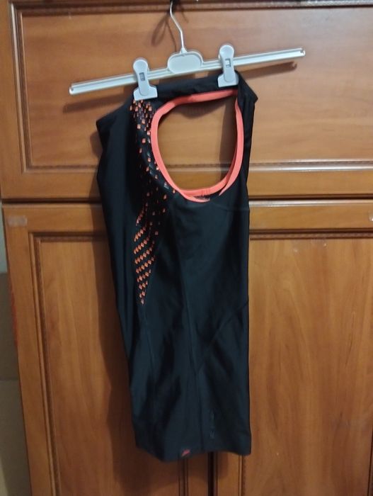 Купальник суцільний Speedo.