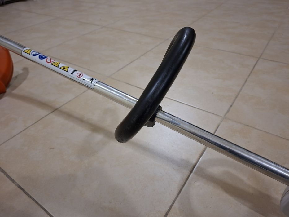 Aparador de relva elétrico STIHL FSE 60 Autocut e oferta de fio