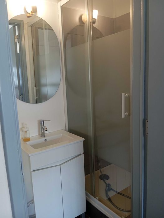 Quarto para arrendar - Lumiar- Santa Clara