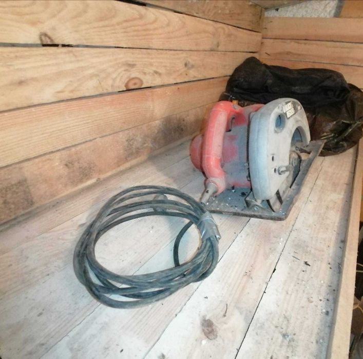 Serra Circular Black & Decker KS55 (1200W) – Funcional / Ler Descrição