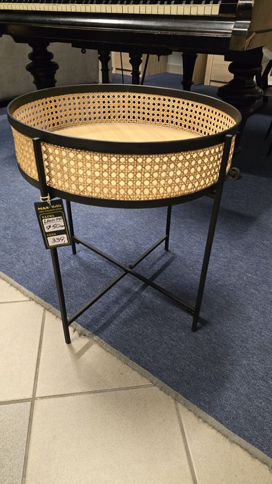 Stolik czarny z rattanem fi50