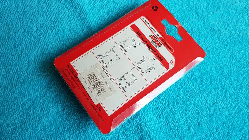 Nowe klocki MTB  hamulcowe z gwintem i nakrętką