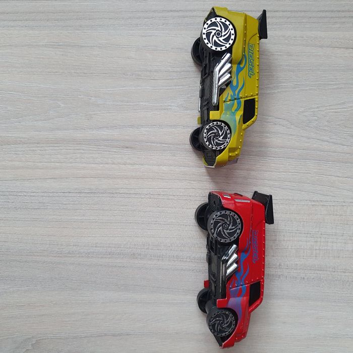 Auta, samochody, zabawki 4 szt