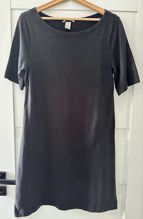 Czarna Tshirtowa sukienka HM basic, klasyczna, uniwersalna, wygodna