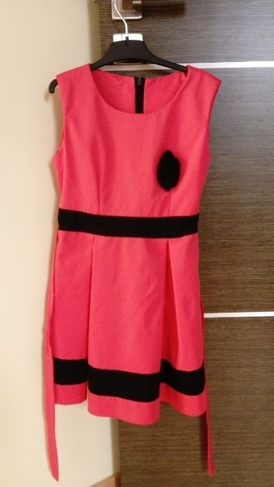 Elegancka sukienka na roz. 128