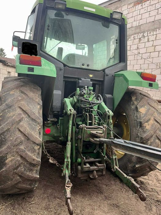 Ciągnik JOHN DEERE 6100