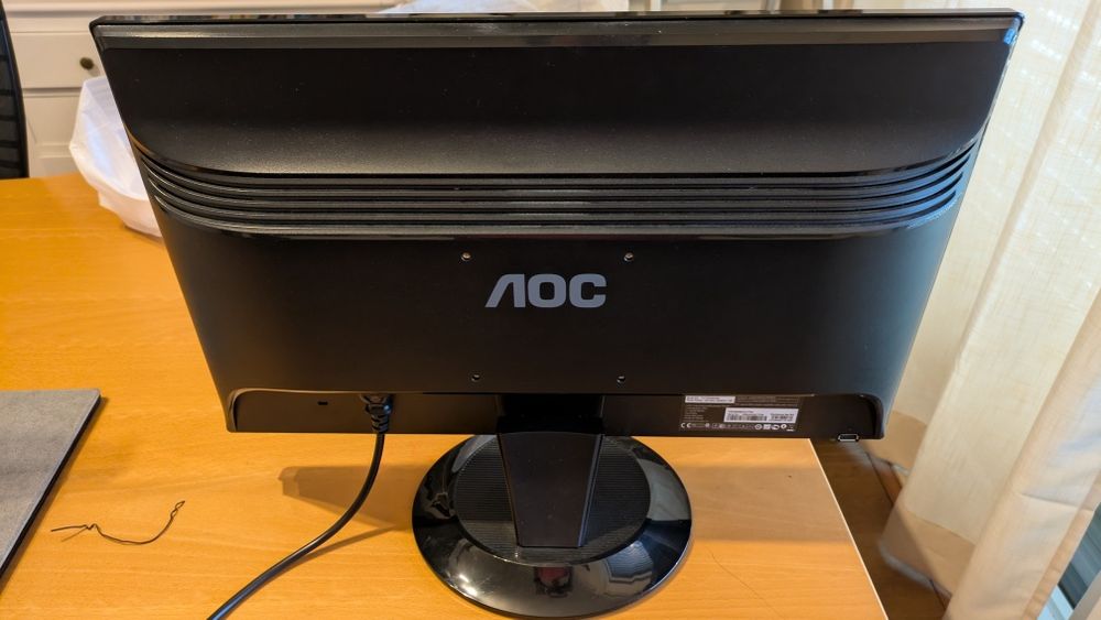 Monitor PC AOC de 22 polegadas