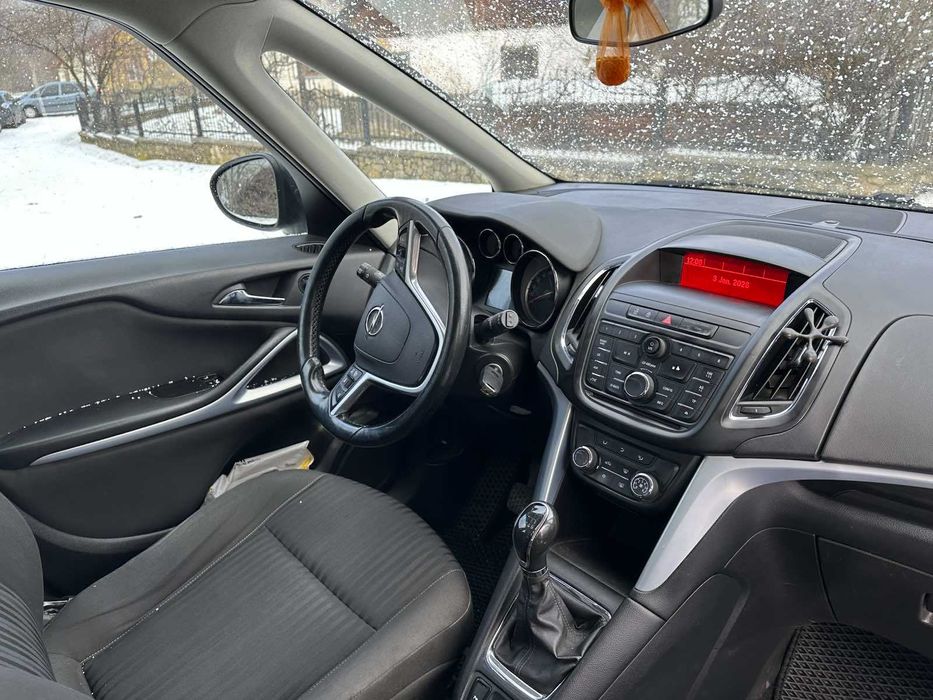 Opel Zafira Tourer 2015