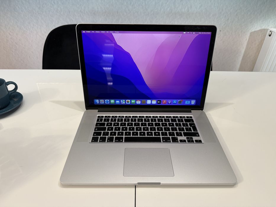 Macbook PRO 15 Cali I7 16GB RAM 256GM Sprawny
