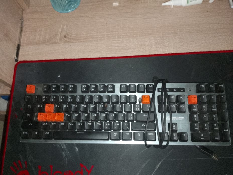 Клавиатура Bloody B760 — отличное состояние