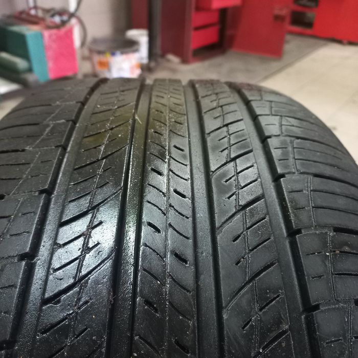 Продам комплект літніх покришок в гарному стані