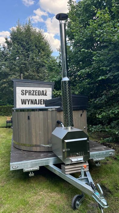 Balia od ręki z jacuzzi, podświetleniem i piecem na drewno