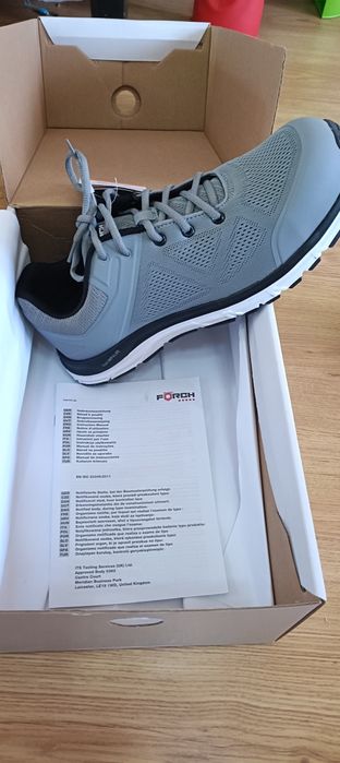 Sapatilhas de Segurança FÖRCH – Novas, tamanho 45 – S1P