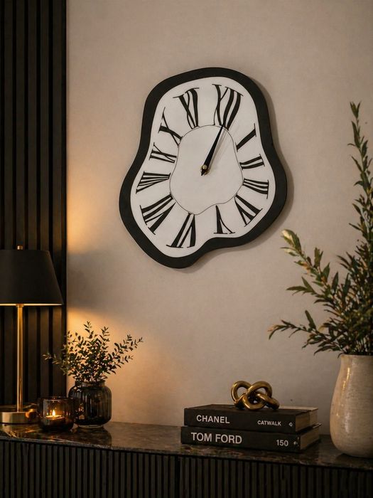 Relógio Decorativo de Parede Moderno com Design Derretido