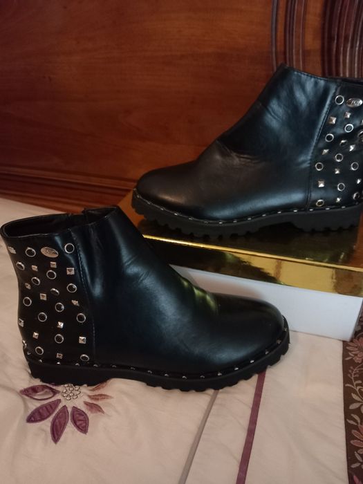 Botins  (Completamente Novos)
