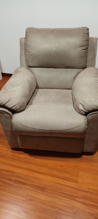 Sofá  está em ótimo estado