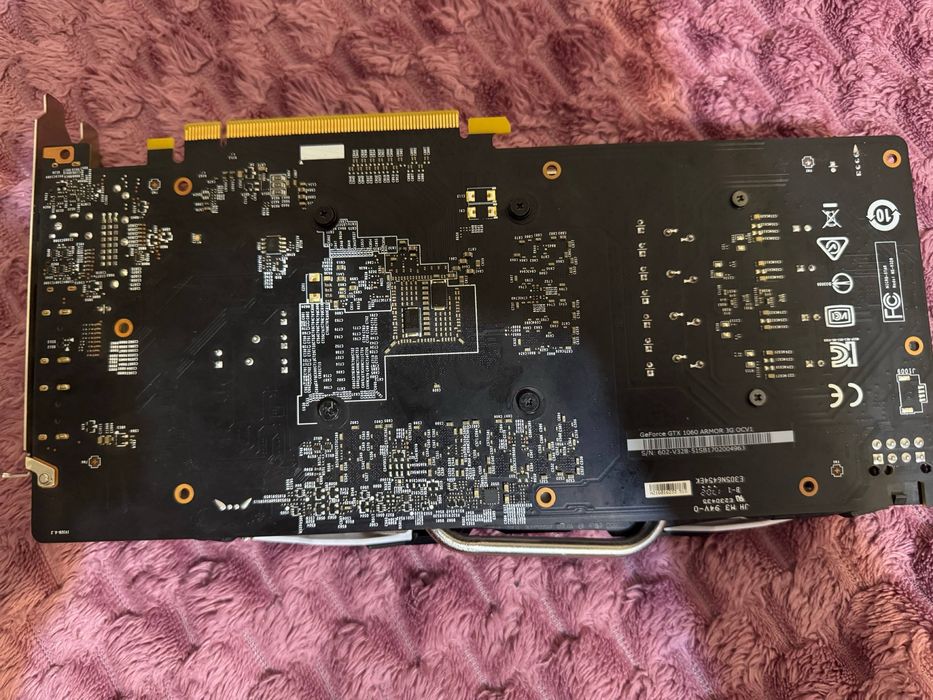 Продам видеокарту 1060 на 3гб