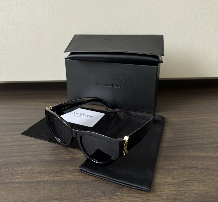 Солнцезащитные очки Saint Laurent полный комплект