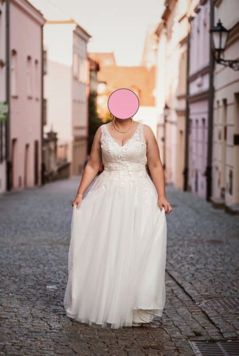 Suknia ślubna r. 46