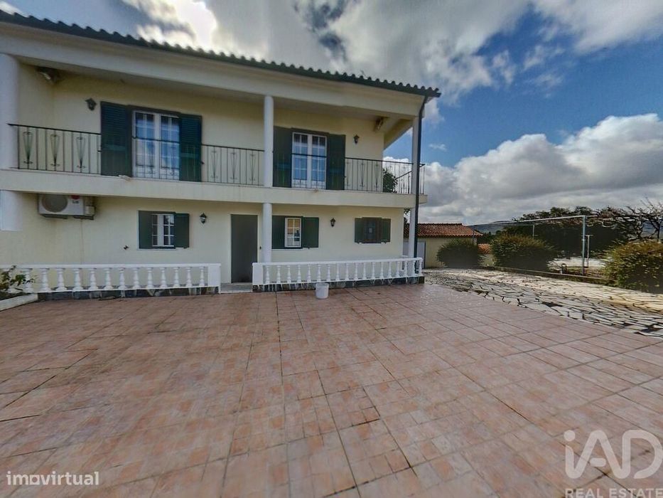Casa / Villa T3 em São Pedro do Esteval de 179,00 m2