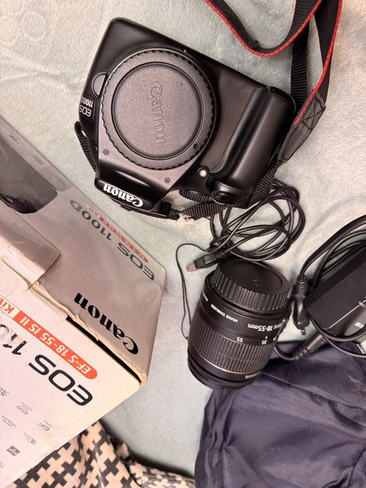 Фотоапарат Canon EOS 1100D