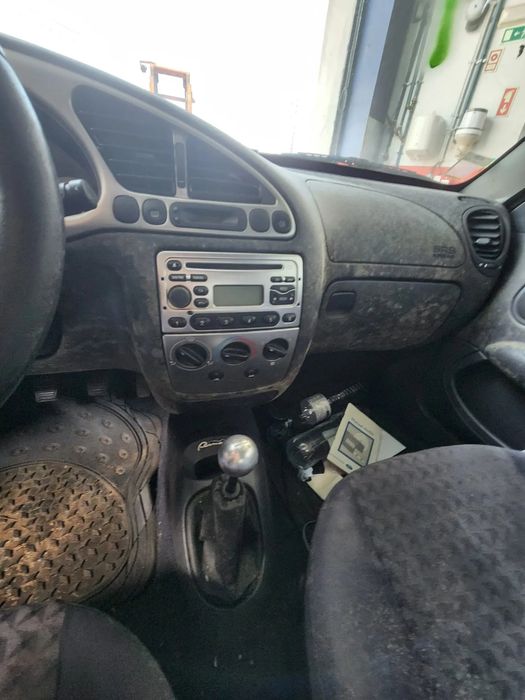 Ford Puma 1.4, gasolina de 1999 ás peças.