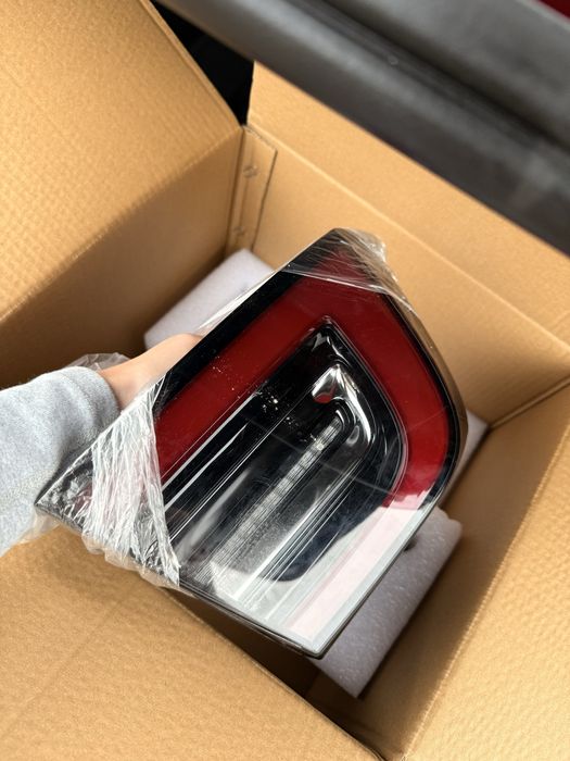 Задні стопи Tesla Model 3 (ліва + права) | США | Оригінал