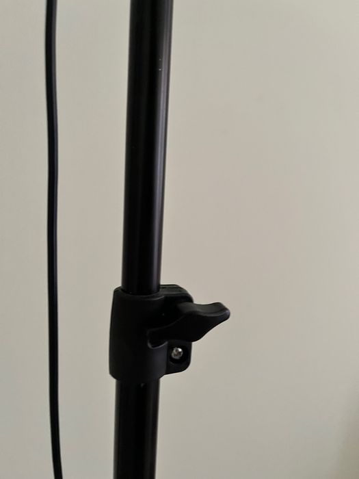 Кільцева лампа з штативом