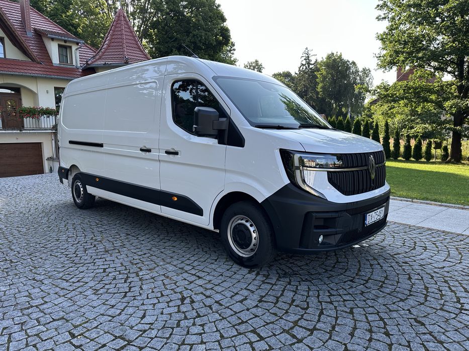 Wynajem Renault Master L4H2 z hakiem Nowy model Super wyposażony !!!