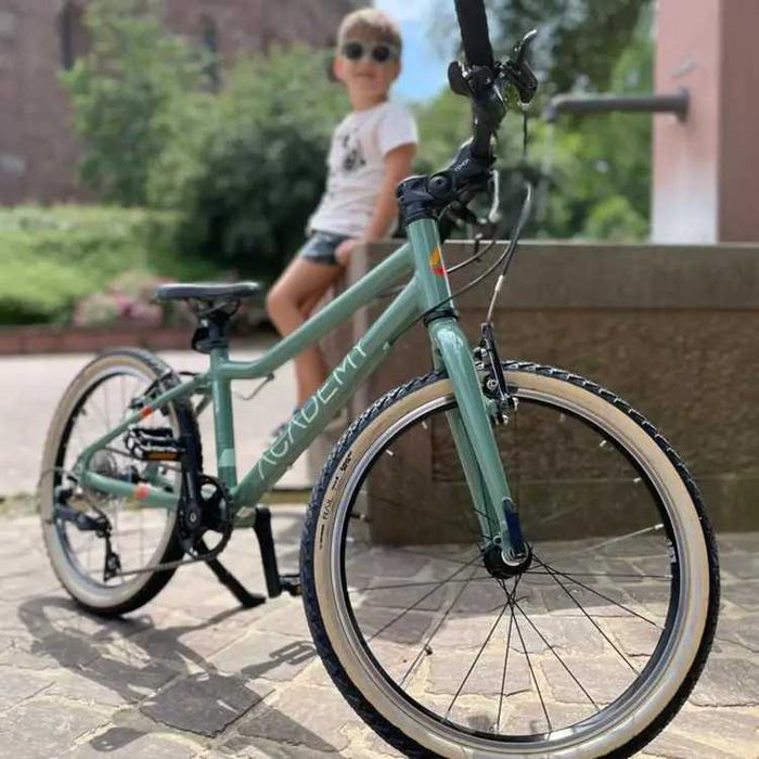 Rower Academy Grade 4 20″ Niebieski Lekki Gratis Stopka Nowy Gwarancja