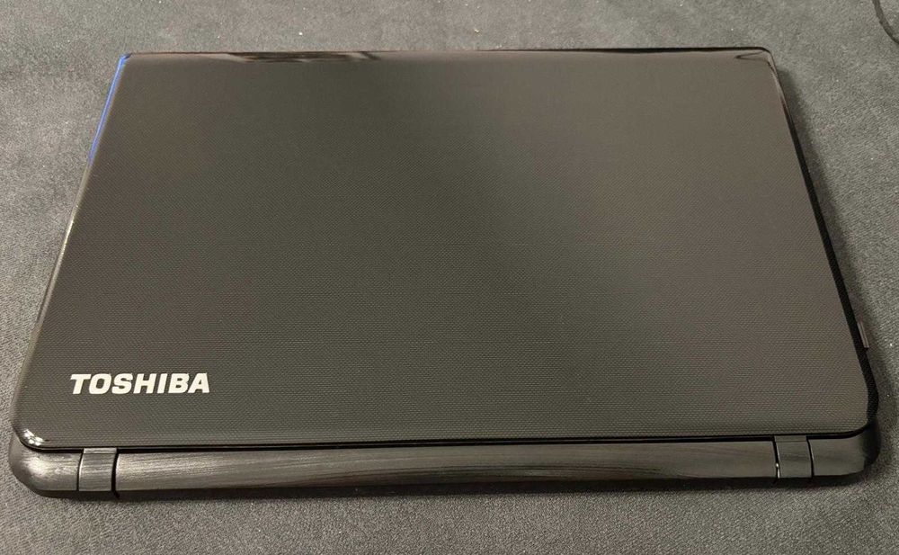 Portatil Toshiba Satellite Skullcandy L50-B-2DJ