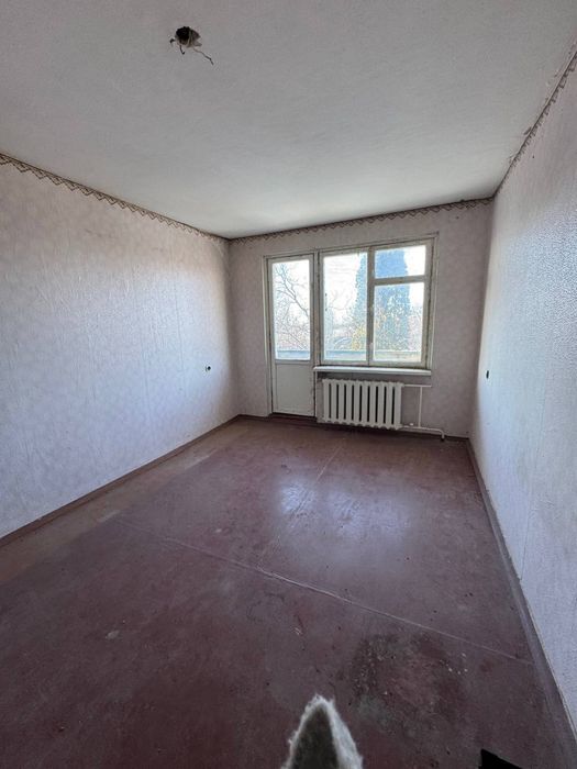 Продажться бюджетна 3х кімнатна квартира по вул.Дружби Народів.