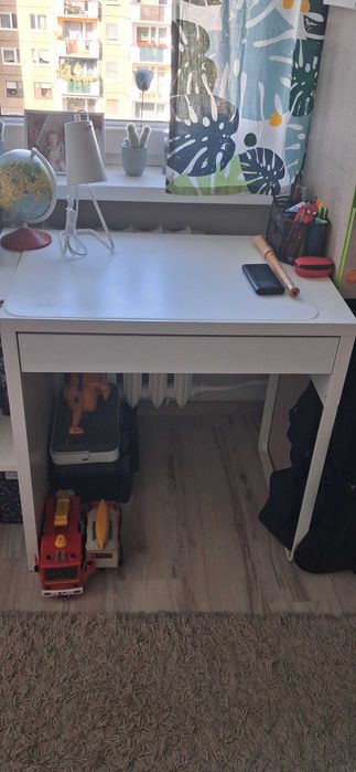 Biurko Ikea Micke z krzesłem