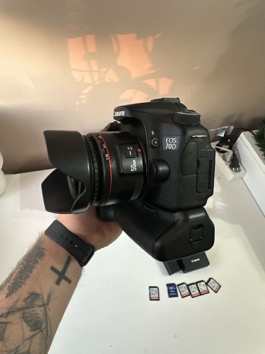 Aparat Canon EOS 70D + obiektyw Yongnuo 50mm f/1,8 II / Grip / Karty