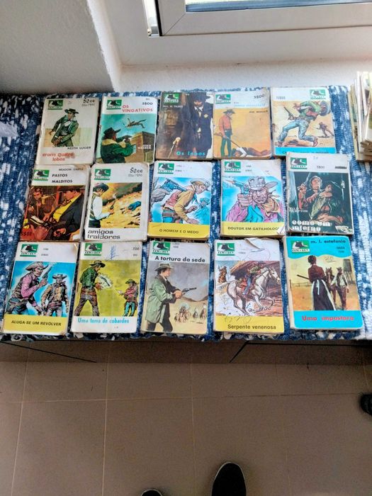 Livros de bolso cow-boy e